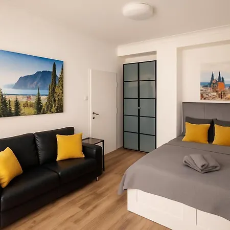 Apartmán Top-floor Terrace With Free Parking In Centre